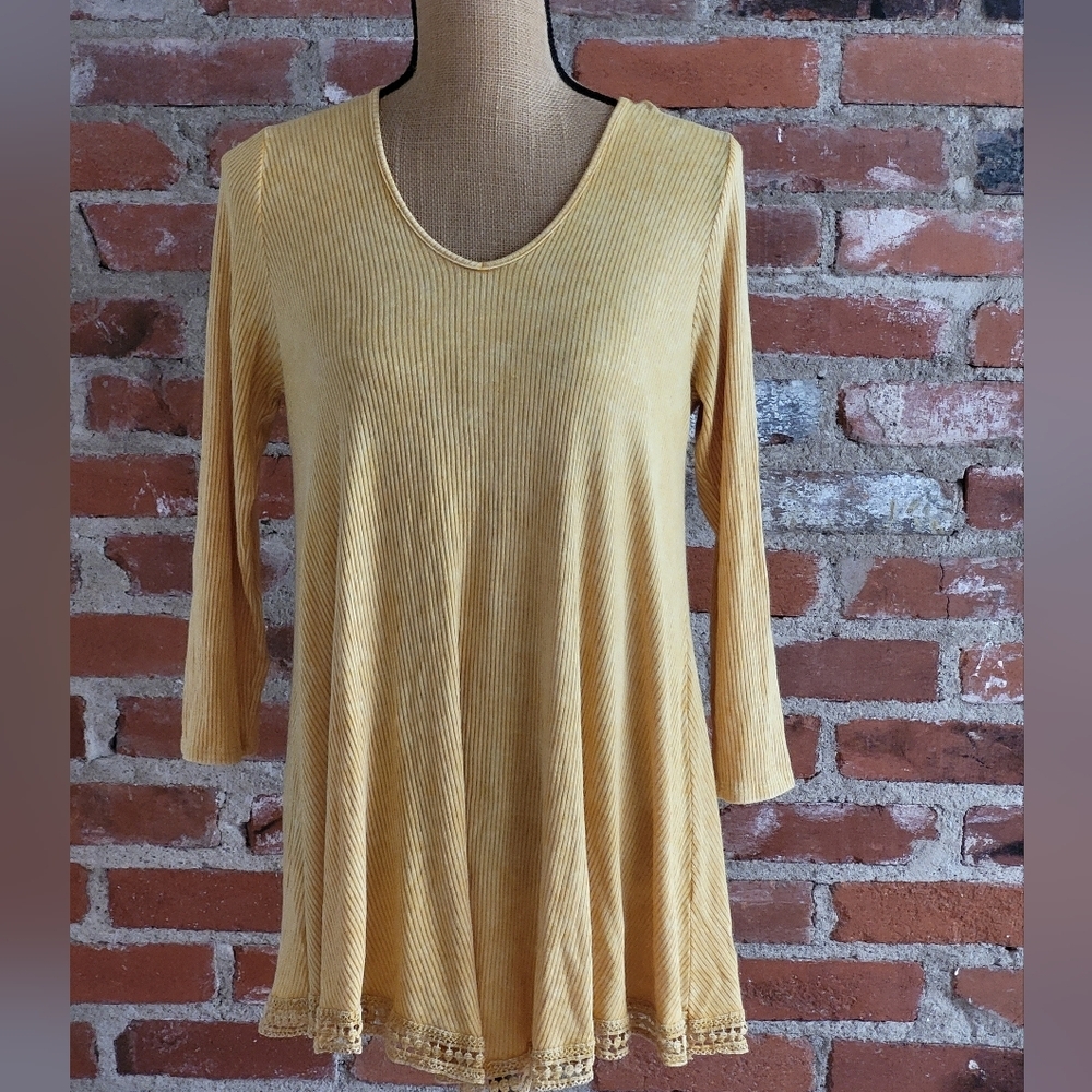 Blu Pepper large yellow soft flowy tunic